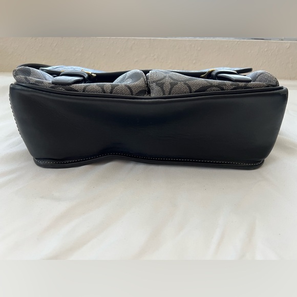 Coach 70077 Signature Shoulder Bag PVC PRE-OWNED - Picture 9 of 13